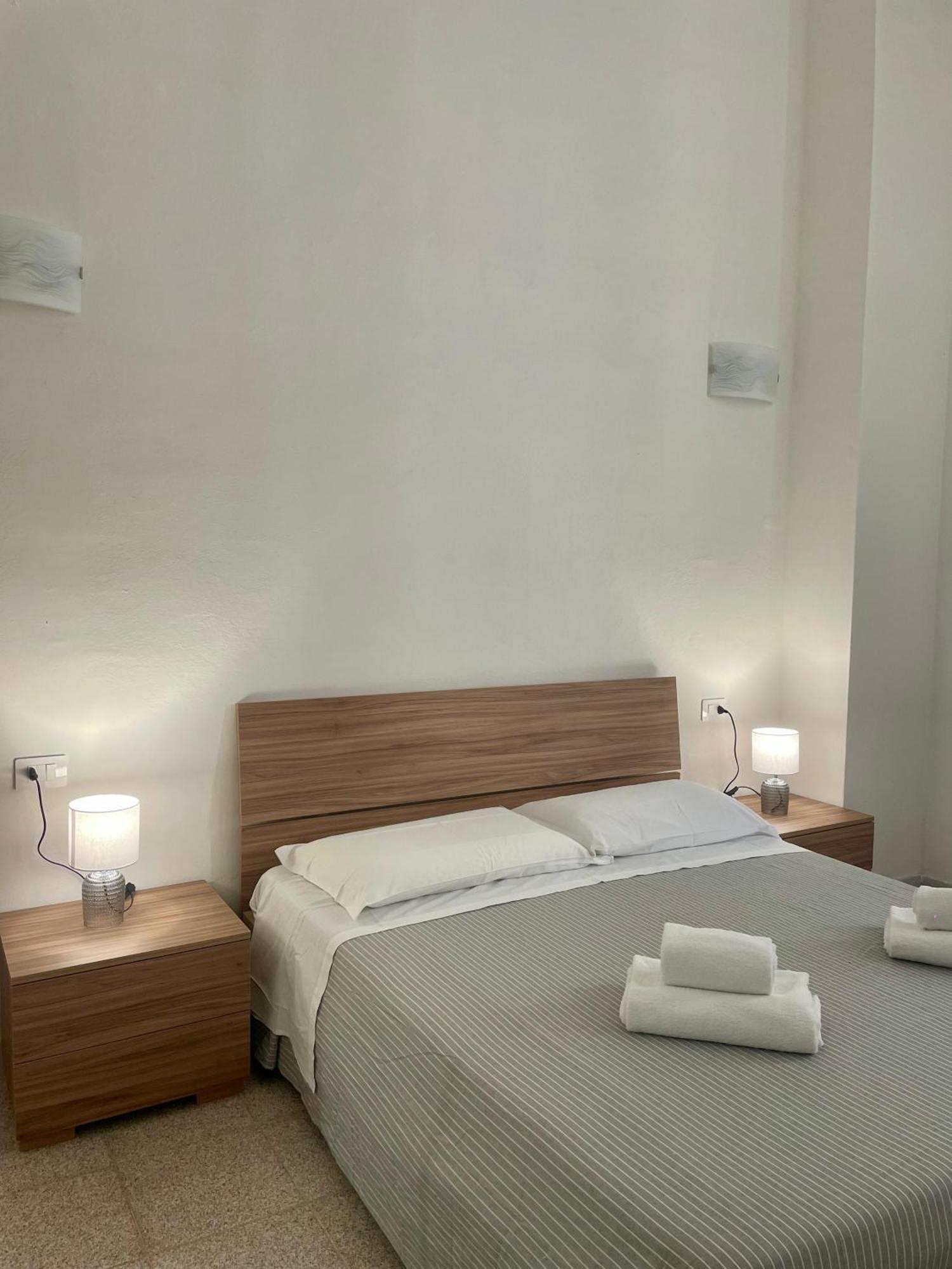 Onlyrooms V - Central & Train Station Κάλιαρι Εξωτερικό φωτογραφία