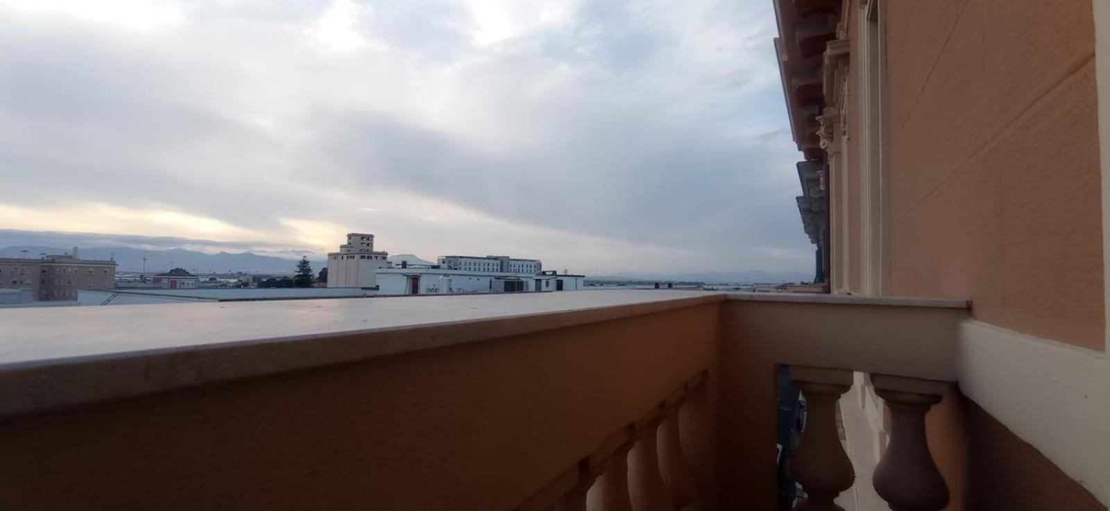 Onlyrooms V - Central & Train Station Κάλιαρι Εξωτερικό φωτογραφία